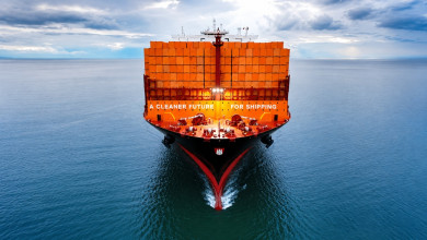 Hapag-Lloyd and Kuehne+Nagel take their first joint step towards sustainable ocean shipping